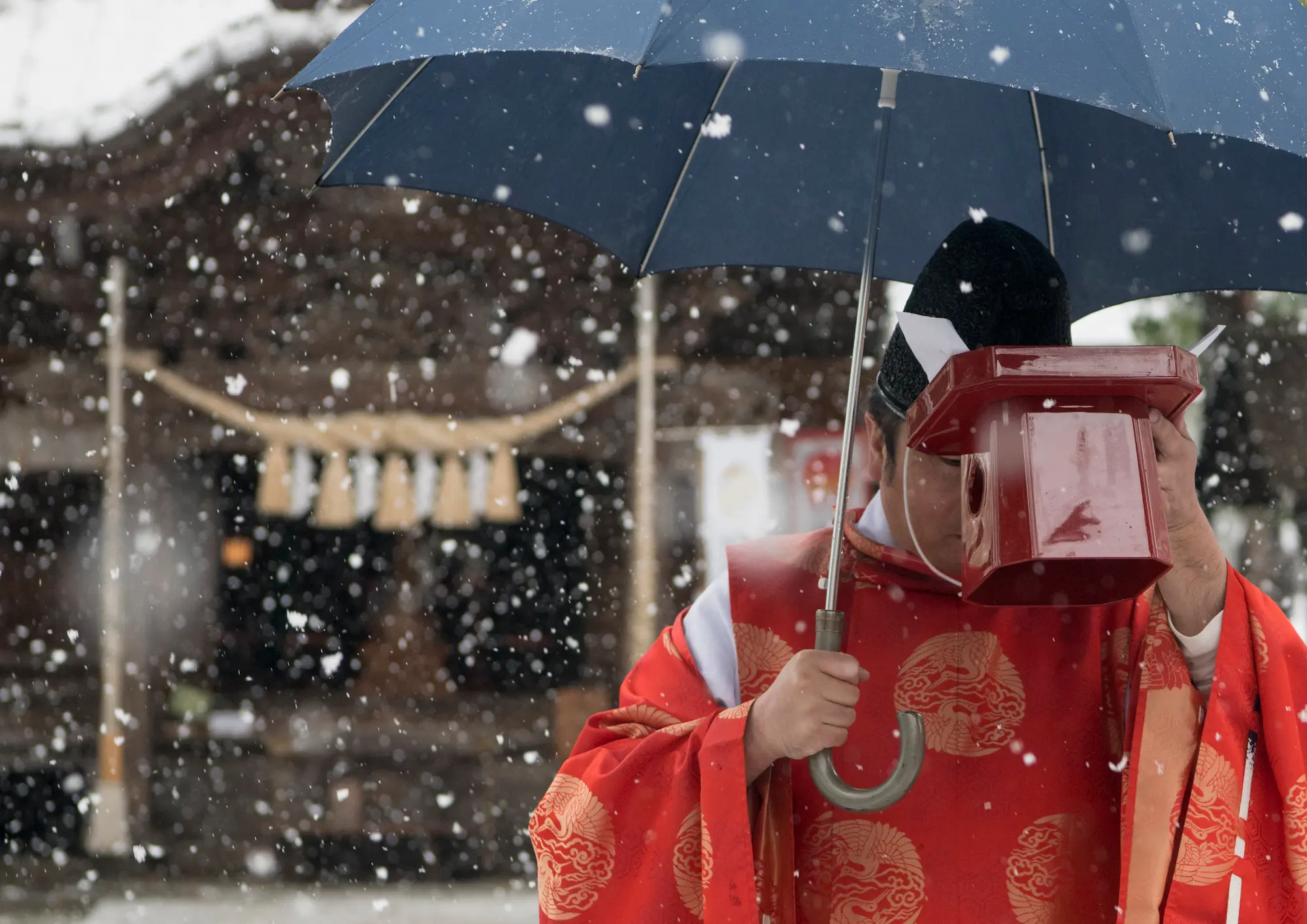 雪降る神社02