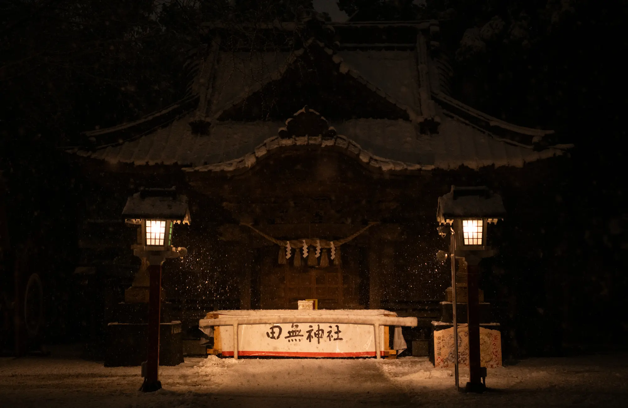 雪降る神社06