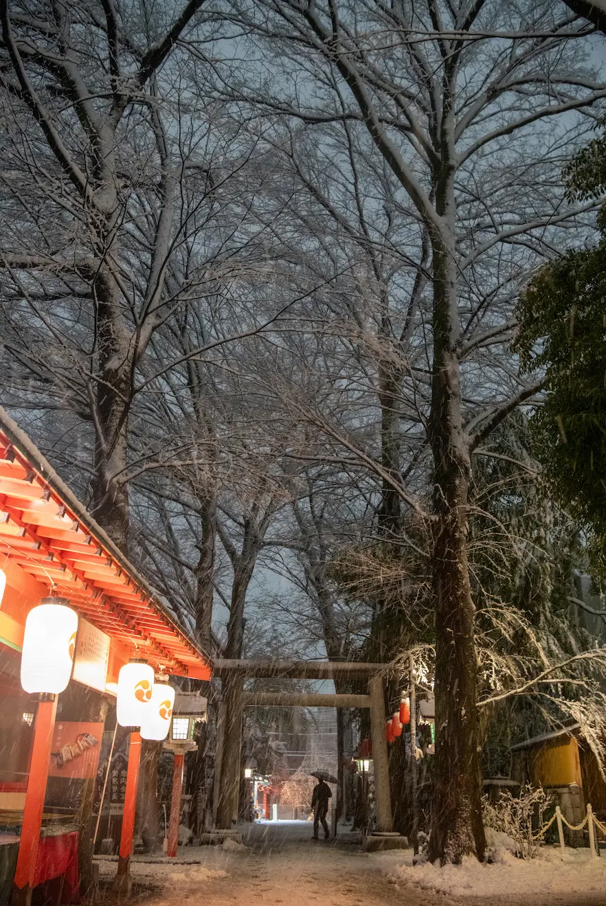 雪降る神社11