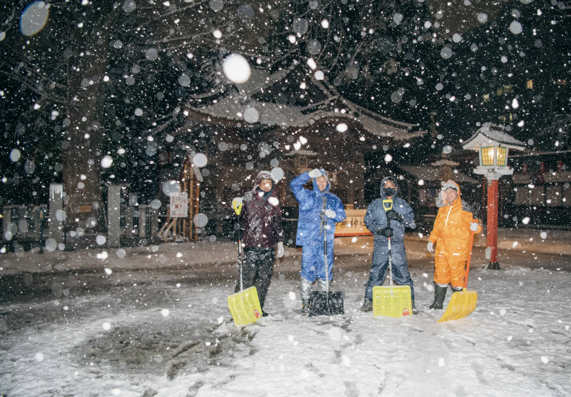 雪降る神社14